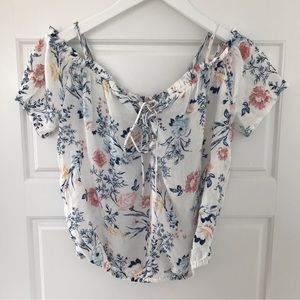 Kendall & Kylie // NWOT Women’s Off The Shoulder Floral Print Blouse